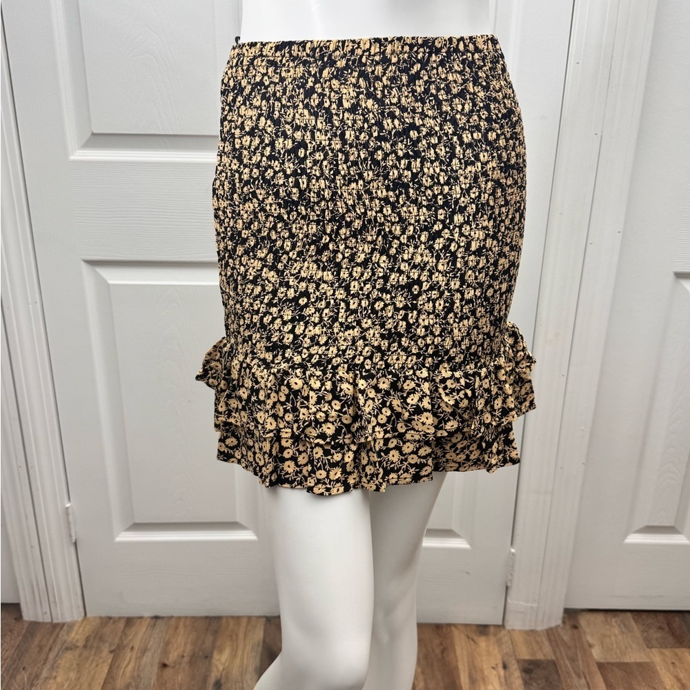 Lost + Wander Smocked Floral Mini Skirt Black Gold Ruffle Hem Size S NWT - Picture 2 of 13